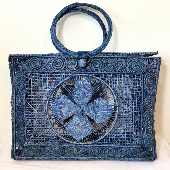 Hand woven Colombian tote - Picture 3 of 10